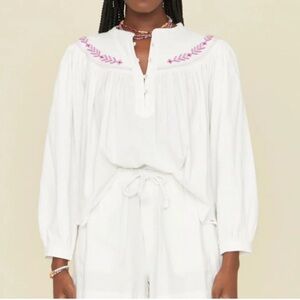 XiRENA White Pink Embellished 3/4 Sleeve Blouse

Roomy fit
